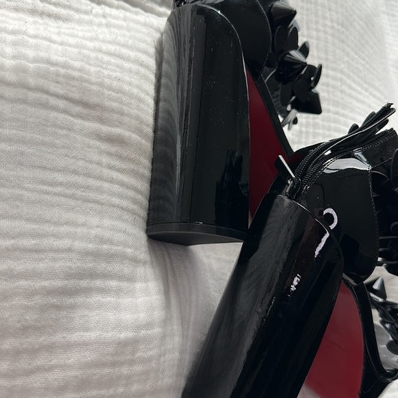 Christian Louboutin Patent Leather Daisy Spikes - Picture 4 of 6
